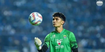 “Sama-Sama ‘Gagal Bersih’, Tapi Beda Nasib: Cerita Kiper Asing Anyar di Madura United dan Persib di Liga 1!”