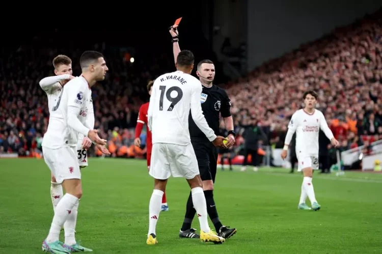 Diogo Dalot Kena Kartu Merah, Alasannya Gajelas!