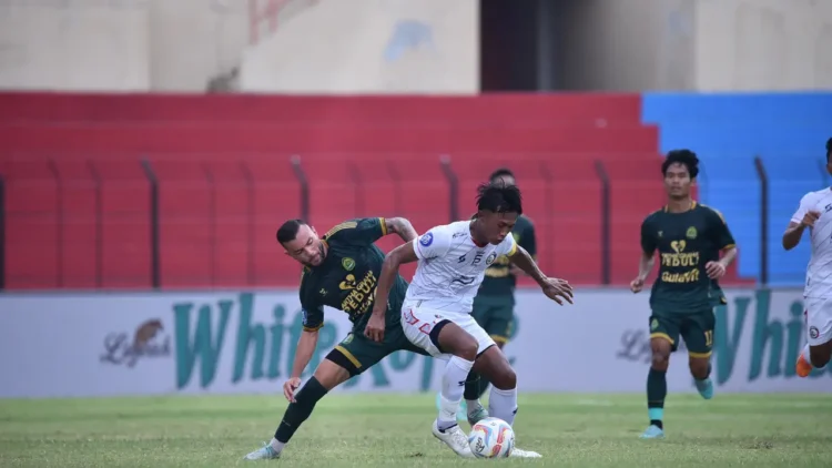 Arema FC vs Persikabo 1973