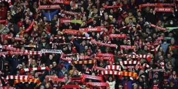 Supporter Liverpool di Anfield