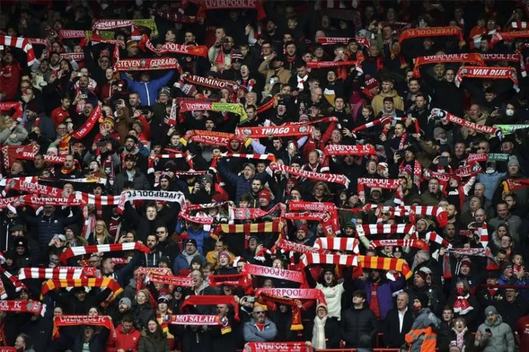 Supporter Liverpool di Anfield