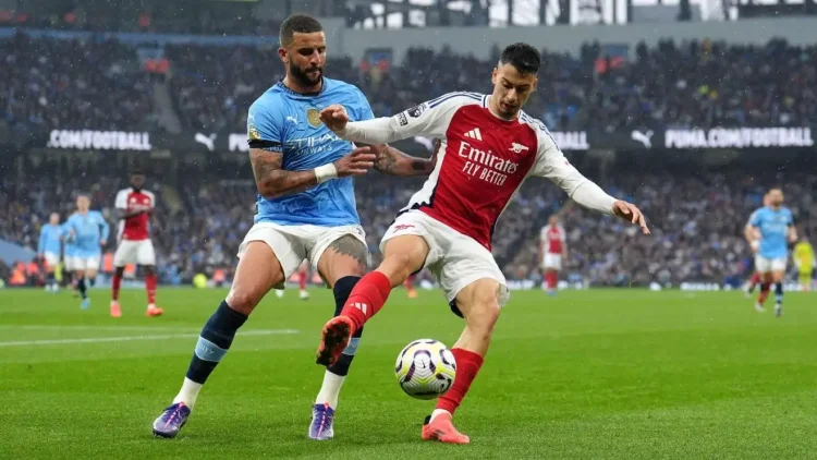Arsenal Mempertahankan Taktik Defensif Melawan Man City