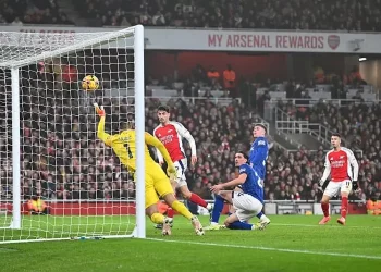 Arsenal Pertahankan Posisi Usai Kemenangan Sulit atas Ipswich