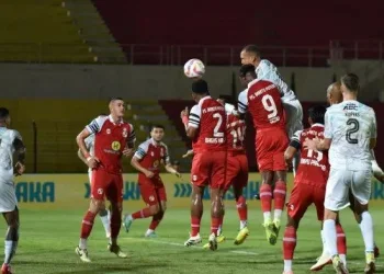 Persaingan Ketat Papan Atas dan Zona Degradasi di Liga 1