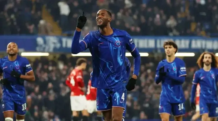 Tosin Adarabioyo Bersinar di Stamford Bridge