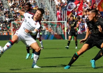 Venezia Kalah 0-2 dari Genoa, Terpuruk di Zona Degradasi