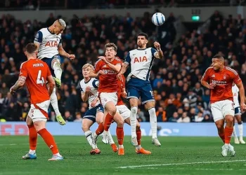 Nottingham Forest Tundukkan Tottenham Hotspur