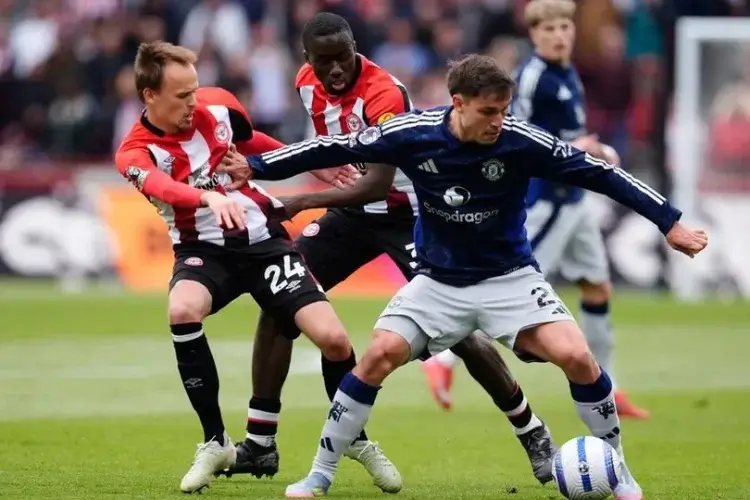Manchester United Takluk 3-4 di Markas Brentford