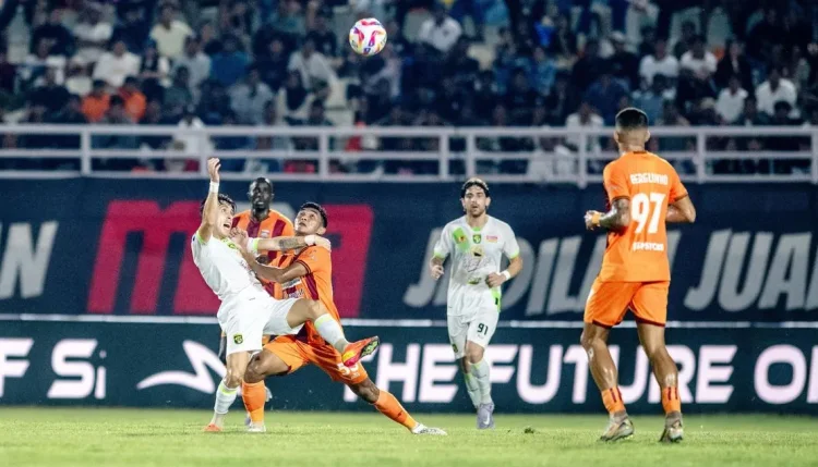 Dibayangi Kartu Merah, Persebaya Tahan Imbang Borneo 1-1