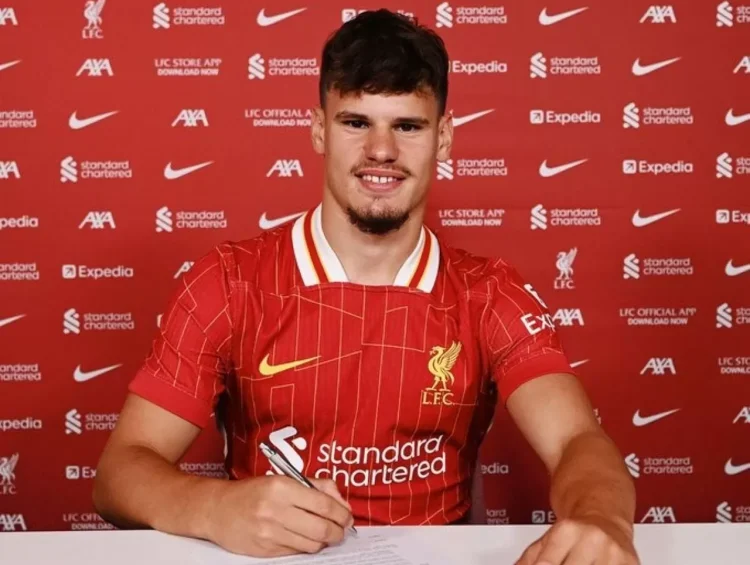 Liverpool Rekrut Milos Kerkez dengan Transfer 40 Juta Pound