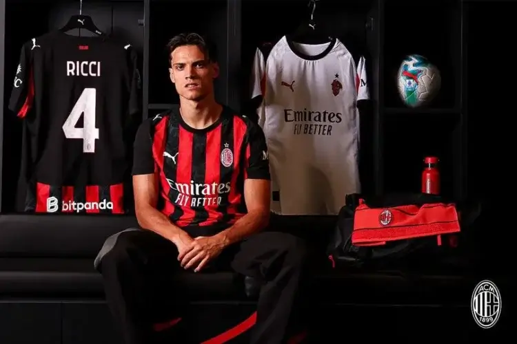 Samuele Ricci Resmi Berseragam AC Milan