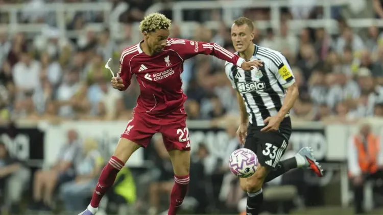 Liverpool Susah Payah Menang 3-2 Atas Newcastle