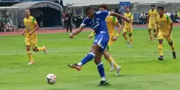 Persib Bandung Raih Kemenangan Tipis 1-0 Atas Persebaya Surabaya