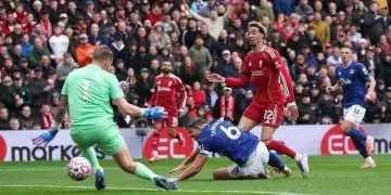 Liverpool Tekuk Everton 2-1, Lanjutkan Start Positif Musim Ini