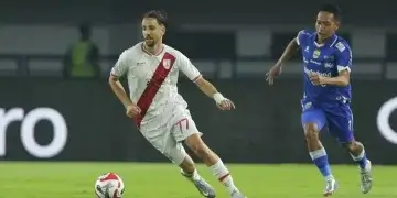 Persib Bandung 2-0 Persis Solo: Maung Bandung Tetap Tangguh dengan 10 Pemain